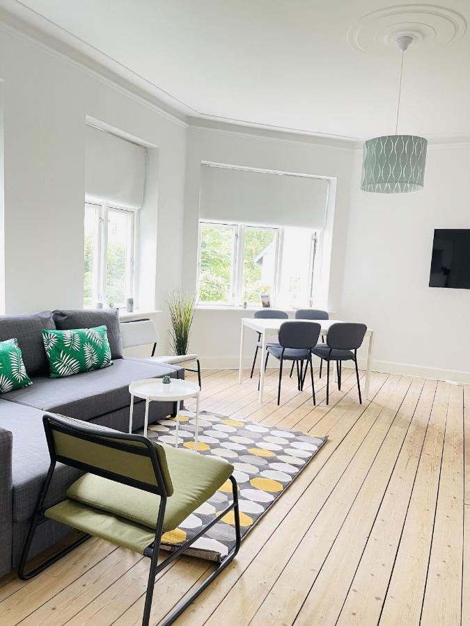 Aday - City Central Mansion - 1 Bedroom Apartment With Garden Aalborg Dış mekan fotoğraf