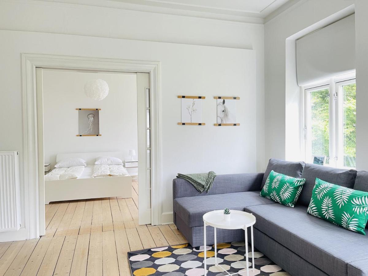 Aday - City Central Mansion - 1 Bedroom Apartment With Garden Aalborg Dış mekan fotoğraf