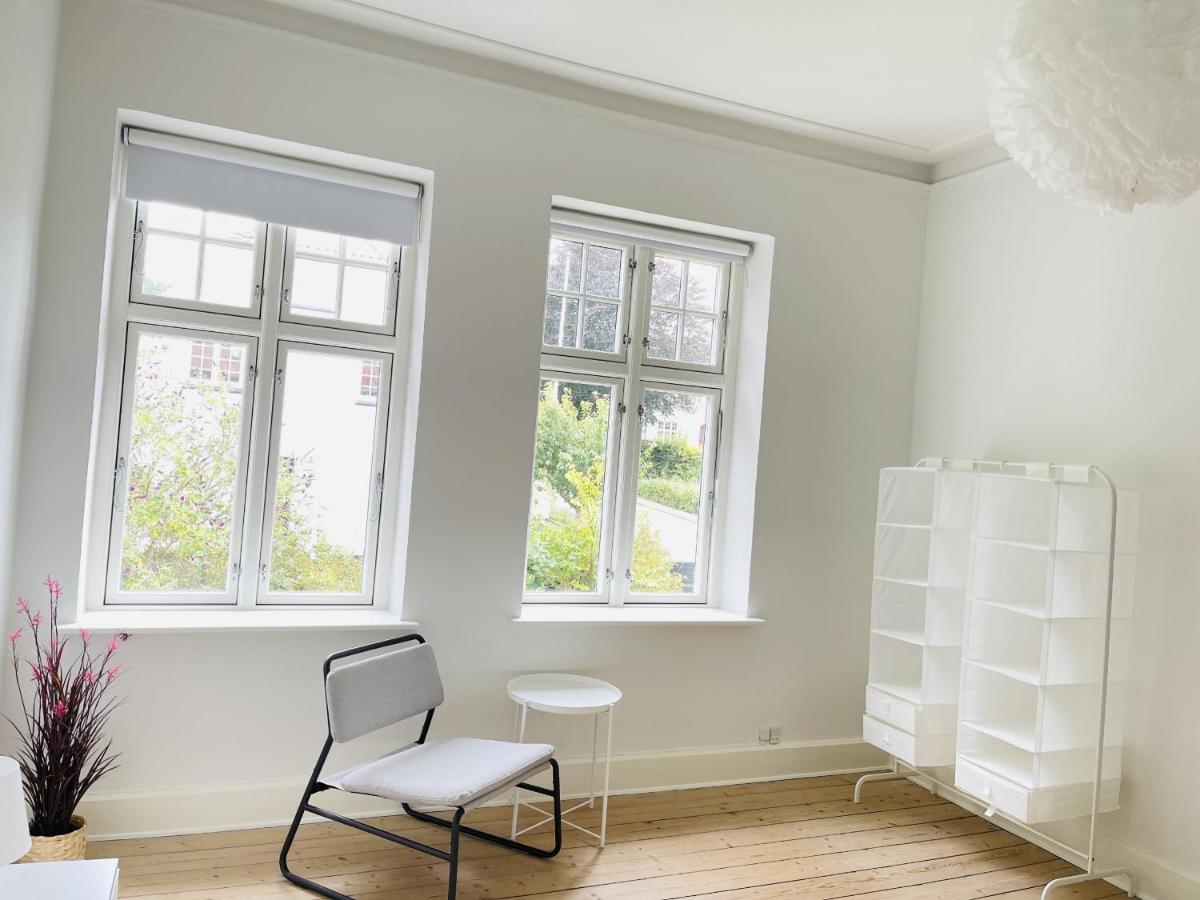 Aday - City Central Mansion - 1 Bedroom Apartment With Garden Aalborg Dış mekan fotoğraf
