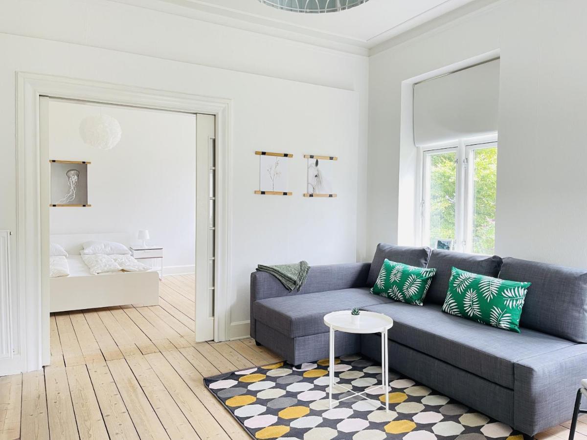 Aday - City Central Mansion - 1 Bedroom Apartment With Garden Aalborg Dış mekan fotoğraf